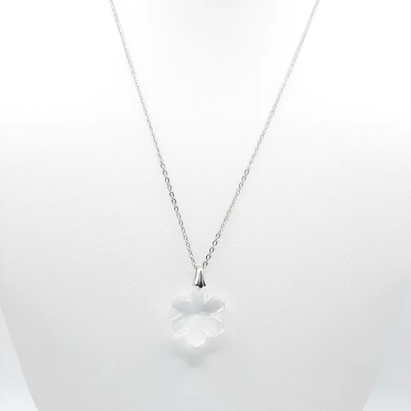 Snowflake 𝅺Swarovski Elements Crystal Necklace Winter Snow New - Picture 4 of 5
